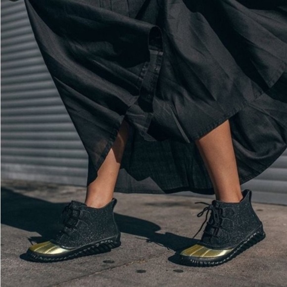 SOREL NWT Out N About Waterproof Boots Black Gold Lace Up Sz 6 Waterproof Winter - Picture 3 of 16